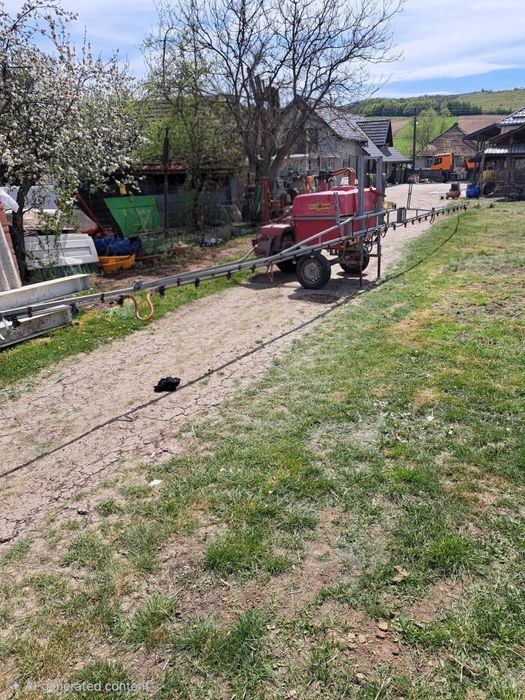 Pompa erbicidat 600L cu roti ajutatoare