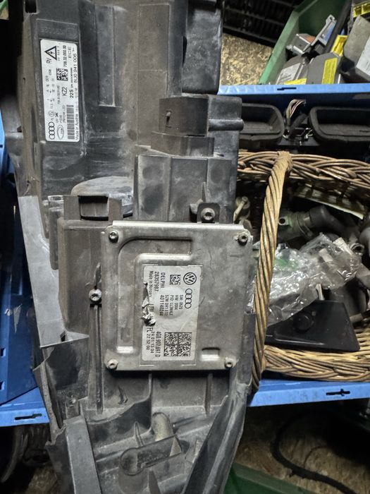 Far dreapta led bixenon audi Q3 defect cod 8u0941006