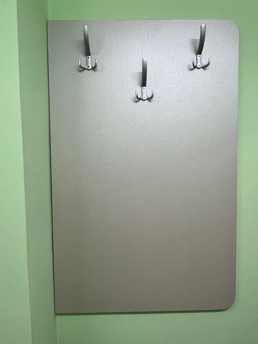 Закачалка за стена