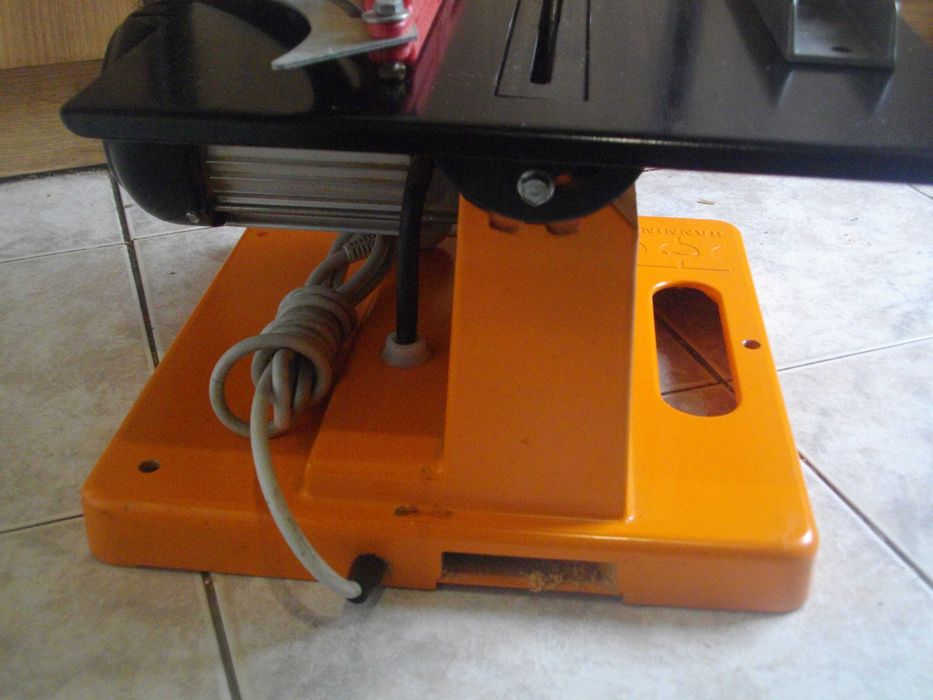 HANNING 700W 3,2A електрически немски настолен циркуляр професионален