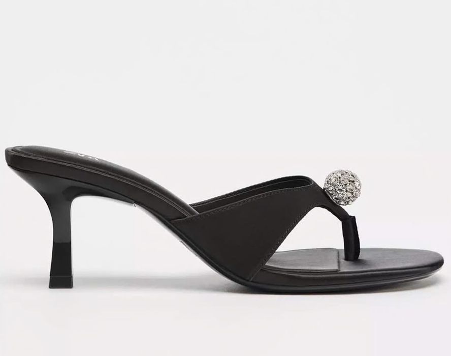 Zara чехли с камъче 37