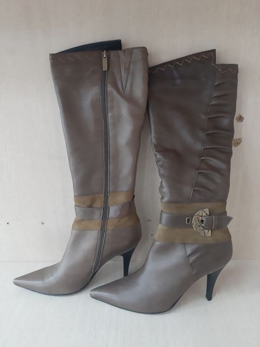 Продам женские сапоги