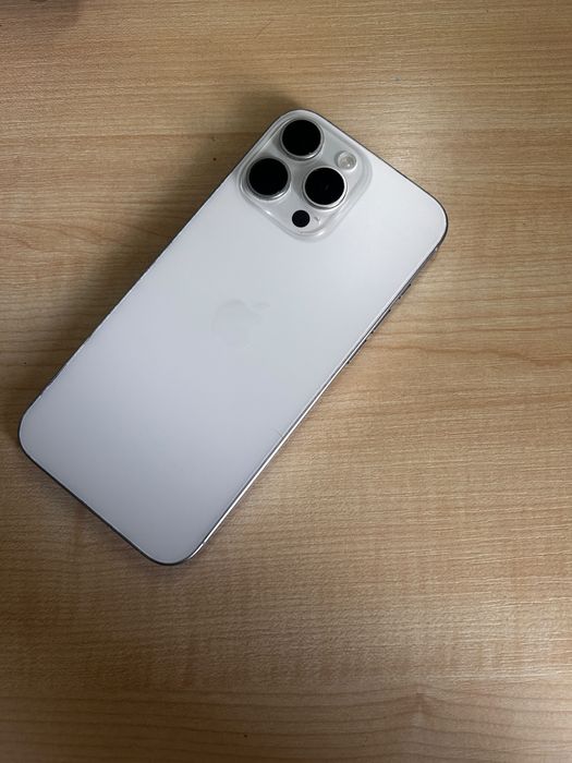 Iphone 16 pro max white