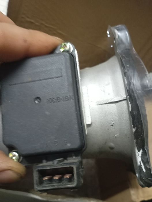 Продам датчик массового расхода воздуха