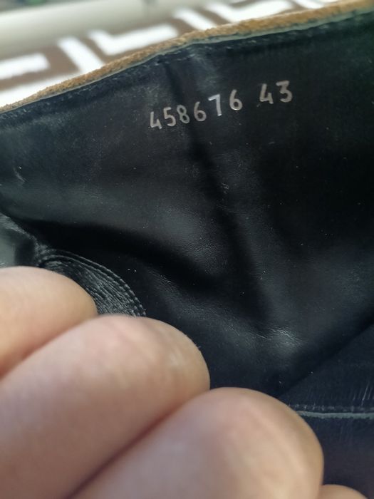 Se vine balenciaga  mărimea 43