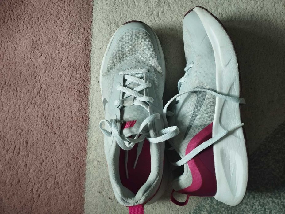 Маратонки NIKE, 36 номер