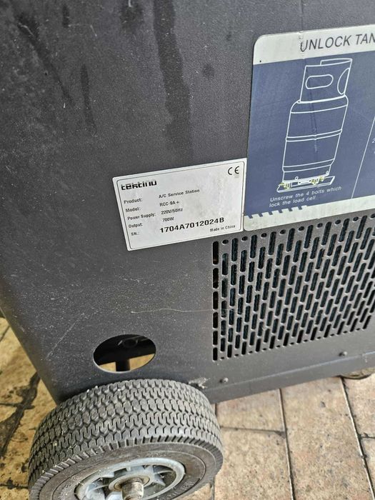 Машина за авто климатици нова почти неизползвана.