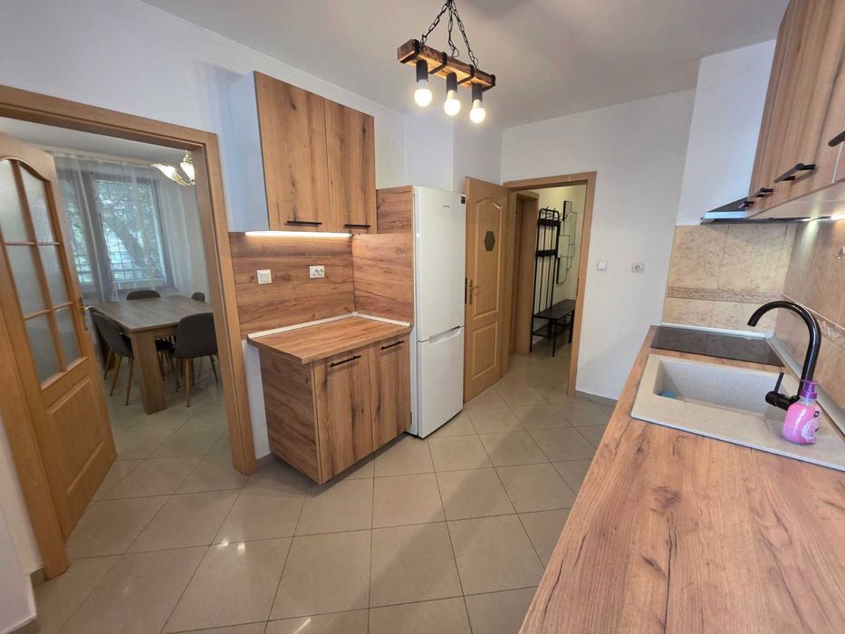 Дава се под наем Четиристаен апартамент в София, Изток - 140 кв.м за 1000 € - Снимка #1