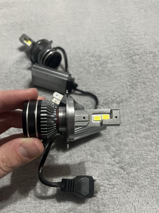 Лед крушки h4 чисто нови  с canbus.