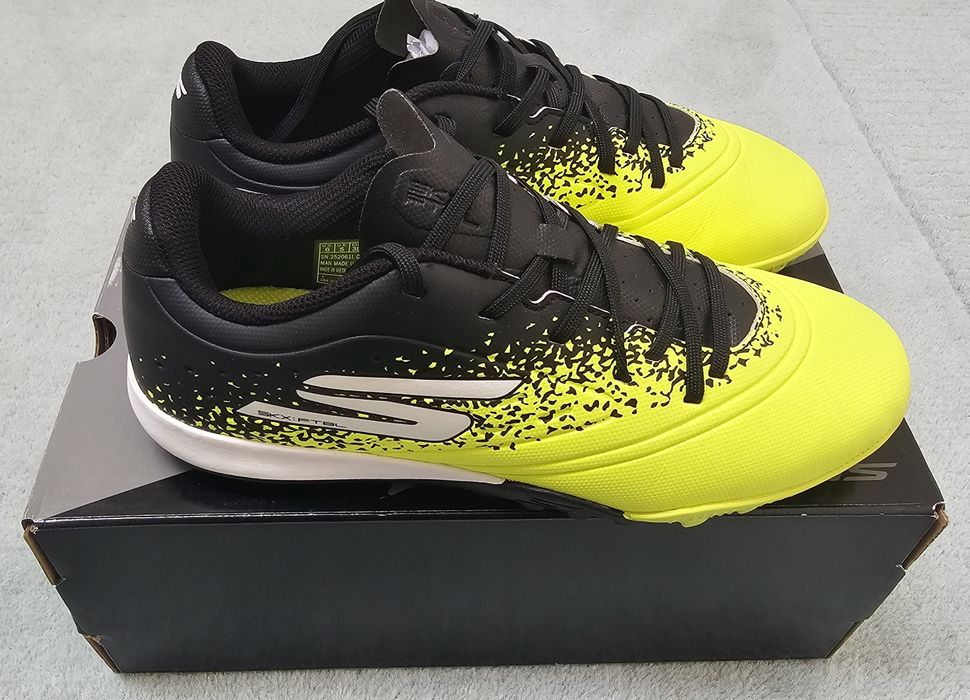 Ghete fotbal Skechers Razor 38