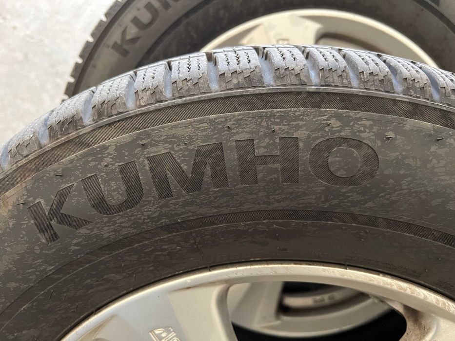 Джанти със зимни гуми KUMHO 215/70/16 с грайфер 7.39мм. за Хюндай/Киа!