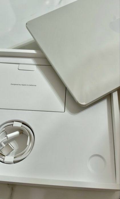 Ноутбук Macbook Air 13  APPLE M5, ssd 512 , 2026