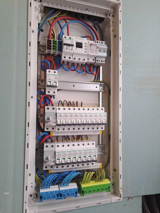 Electrician Calificat,cu experienta.