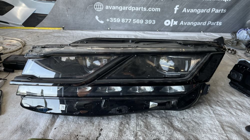Десен и ляв фар VW Touareg 3 (2018-2024)