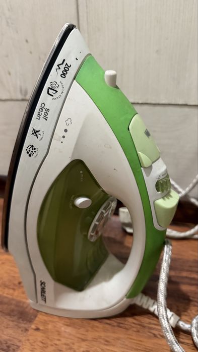 Утюг Scarlett 2000W Self Clean