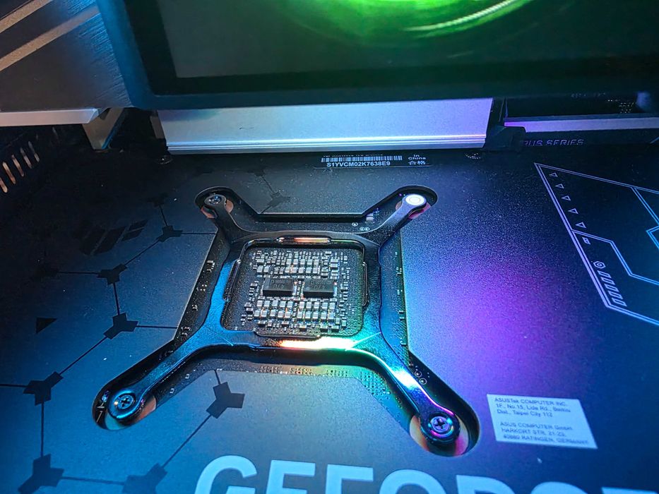 PC gaming i7-14700F, RTX 4080 Super, 32GB DDR5, 2TB M.2 NVMe