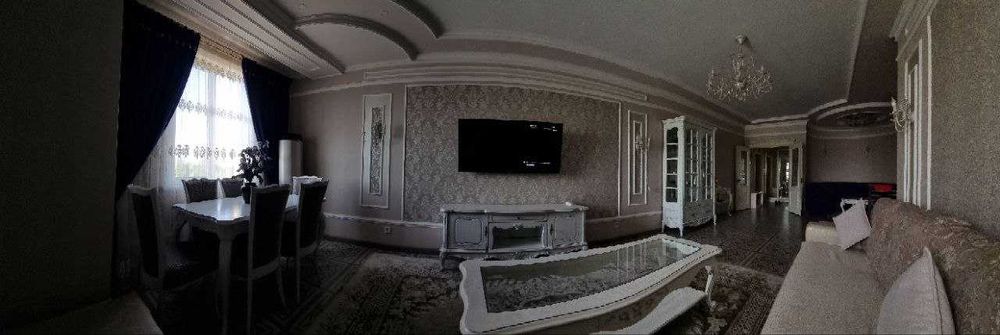 Квартира в центре .Своя.Полностью укомплектованная.3 комнаты .116 кв.м