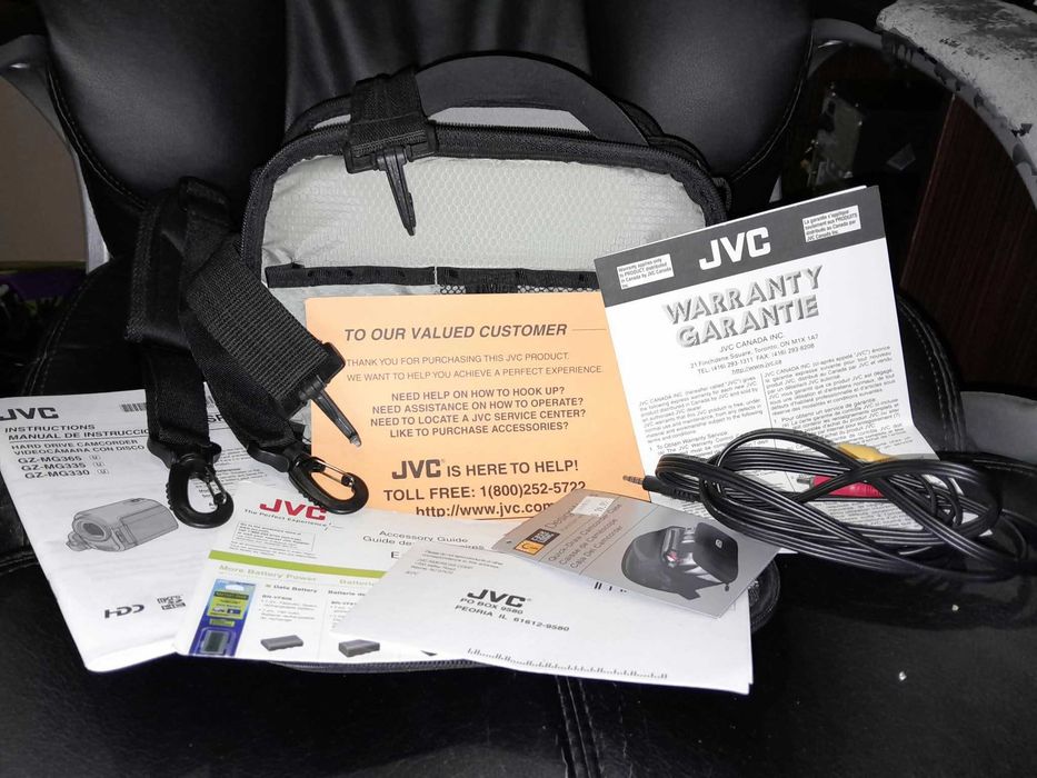 Ретро камера JVC Everio GZ-MG330 с чанта и аксесоари
