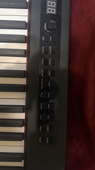 Цифровое пианино (синтезатор)