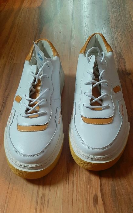 Нови мъжки обувки естествена кожа