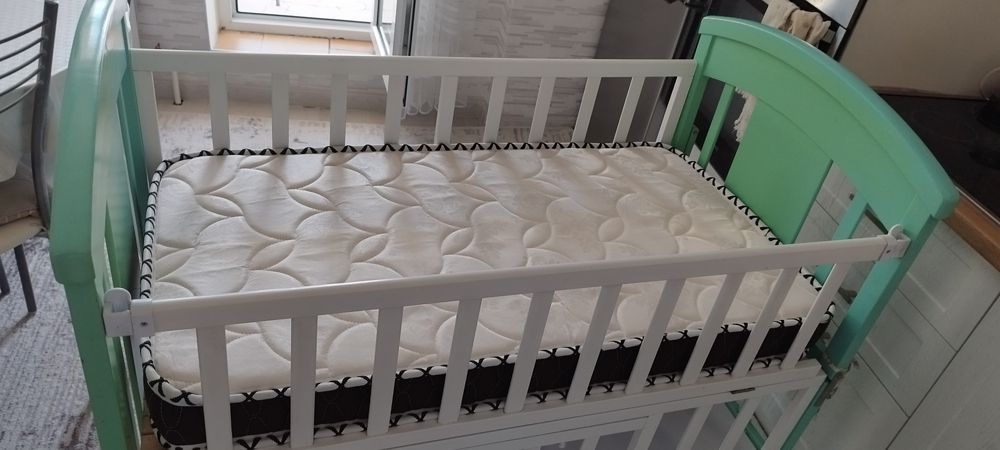 Продам детскую кроватку