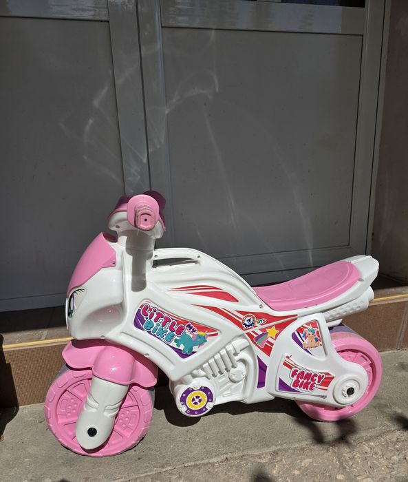 Розов мотор за баланс с бандаж на гумите и дръжка, 72х52х35см