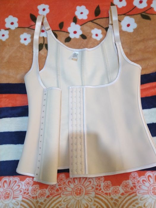 Срочно корсет сотилади