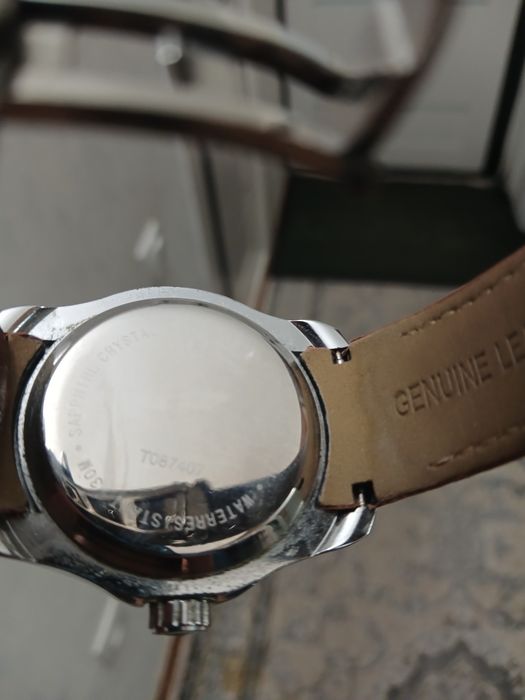 Продам часы хорошей состаяние