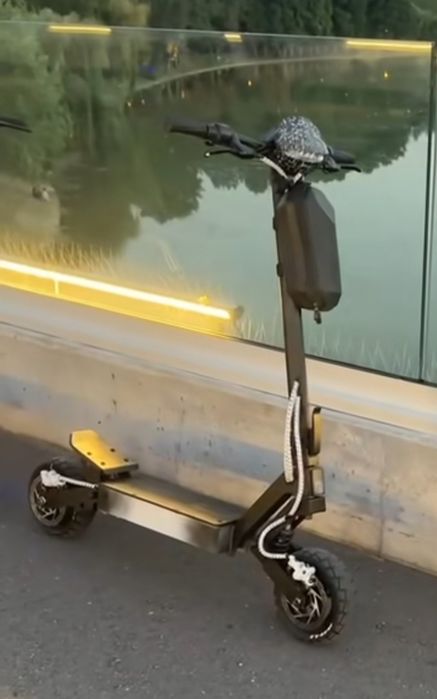 Vând trotinetă kukirin G2