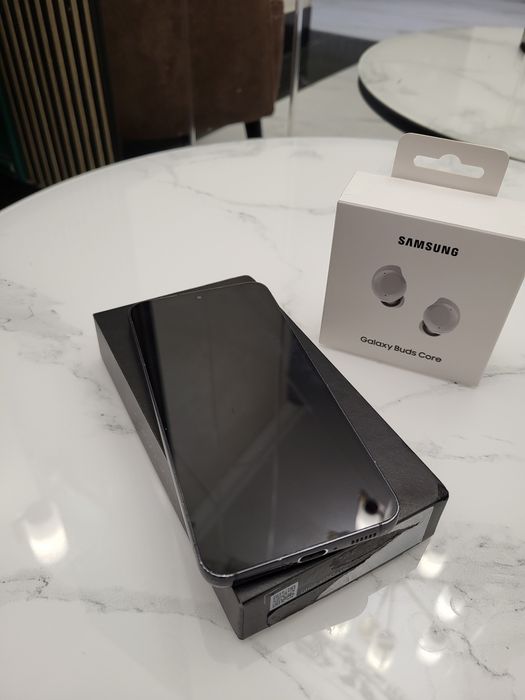 Samsung s23 + наушники новые