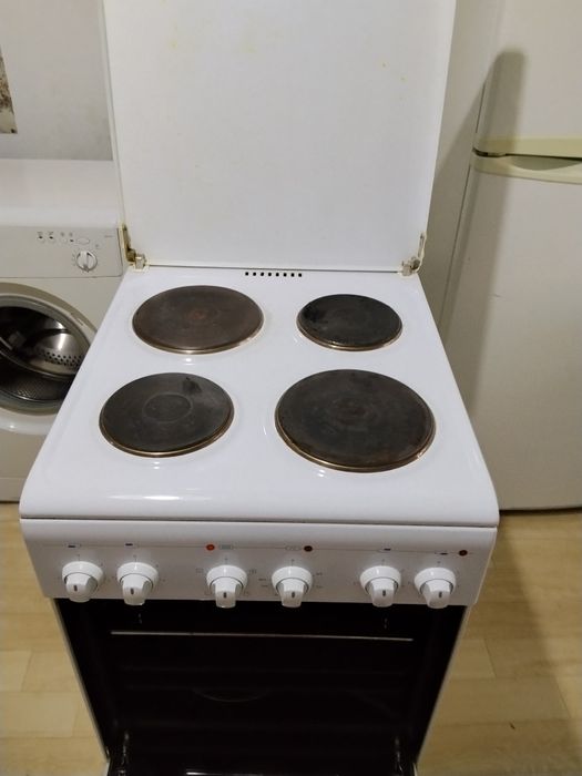 Продам электрическую плиту