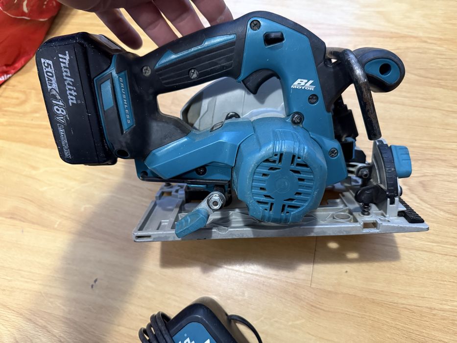 Ръчен Циркуляр Makita DHS680