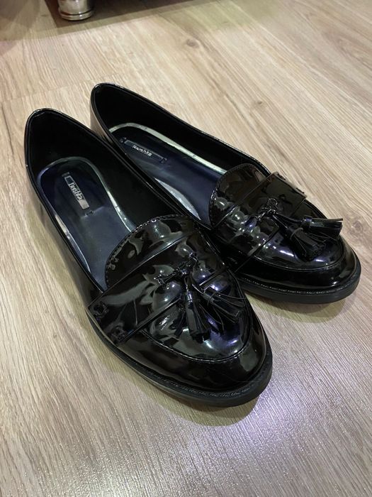 Лоферы Bershka лакированные