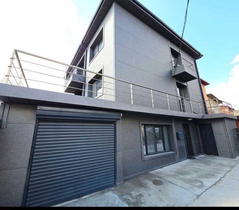 Продава се Къща в Пазарджик, Окръжна болница - 402 кв.м за 1195 €/кв.м - Снимка #1