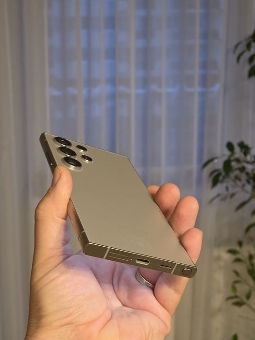 Samsung S24 Ultra, memorie 512GB, 12GB RAM, ca nou, in garantie