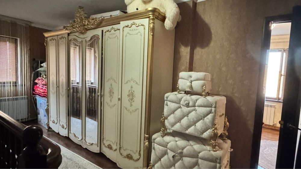 Спальный гарнитур