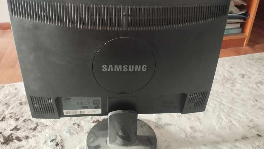 монитор Самсунг.