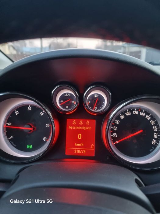 Vand Opel Astra J versiunea COSMO 1.7cdti, 125CP, fabricatie 2010