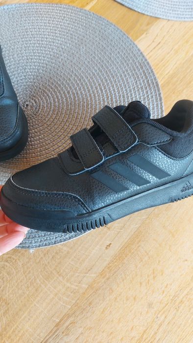 Adidași Adidas din piele mar 32