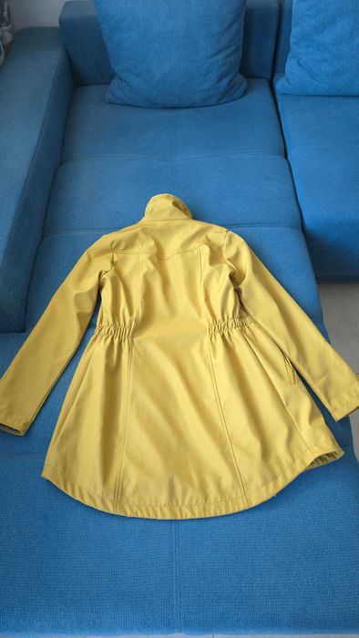 Палто цвят горчица