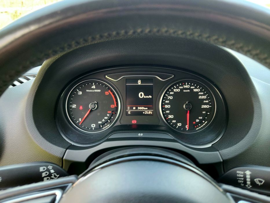 Audi A3 Sedan 2015, Maro Mettalic