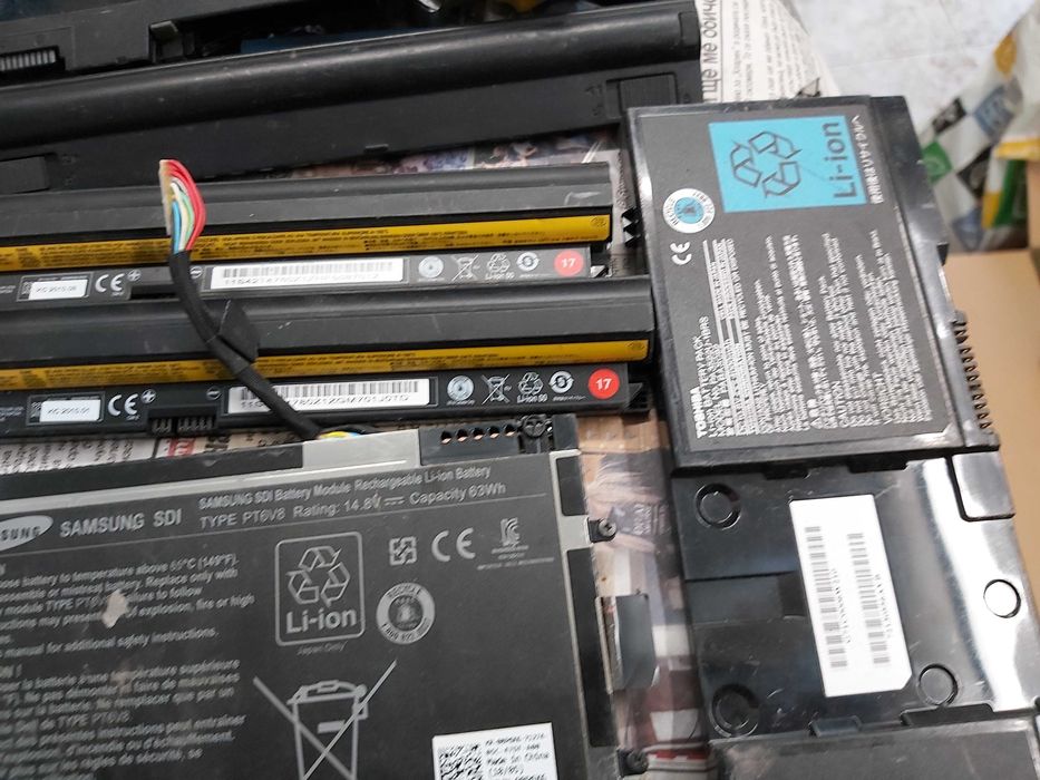 Продавам батерии от лаптопи