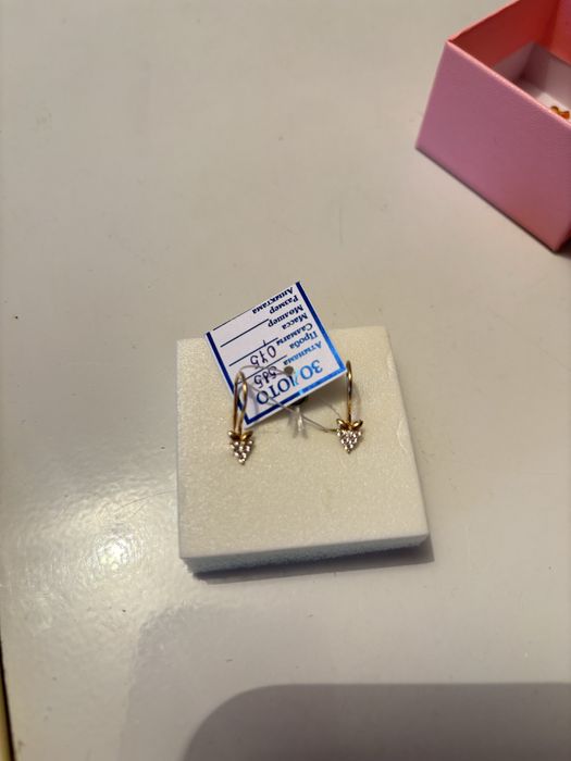 Детские золотые серьги за 55000