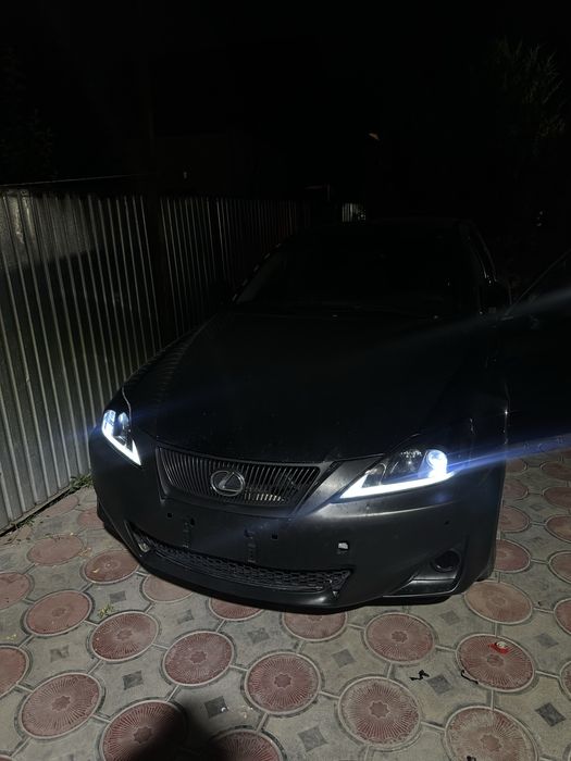 Продам фару lexus is250