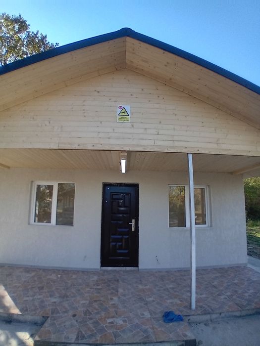 Vindem case din panouri sandwich