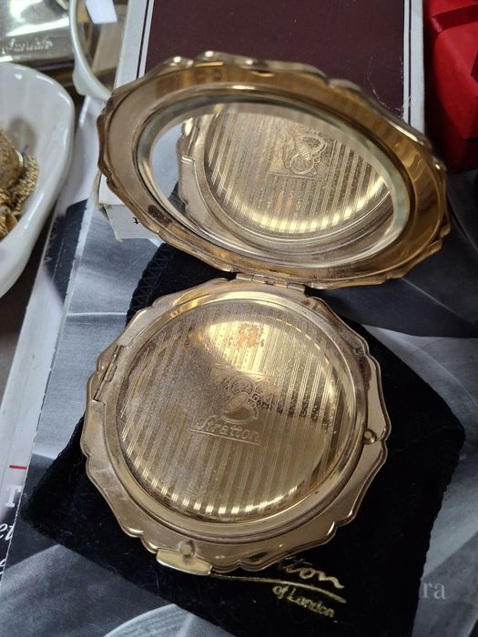 Пудриера Stratton London, антик