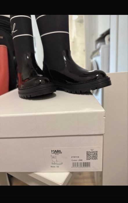 Cizme Karl Lagerfeld marimea 32.