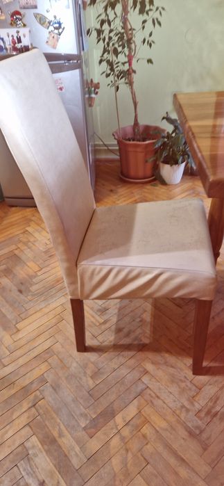 Scaune din lemn  masiv