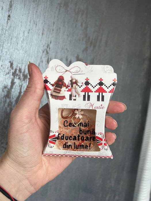 Breloc mărțișor educatoare