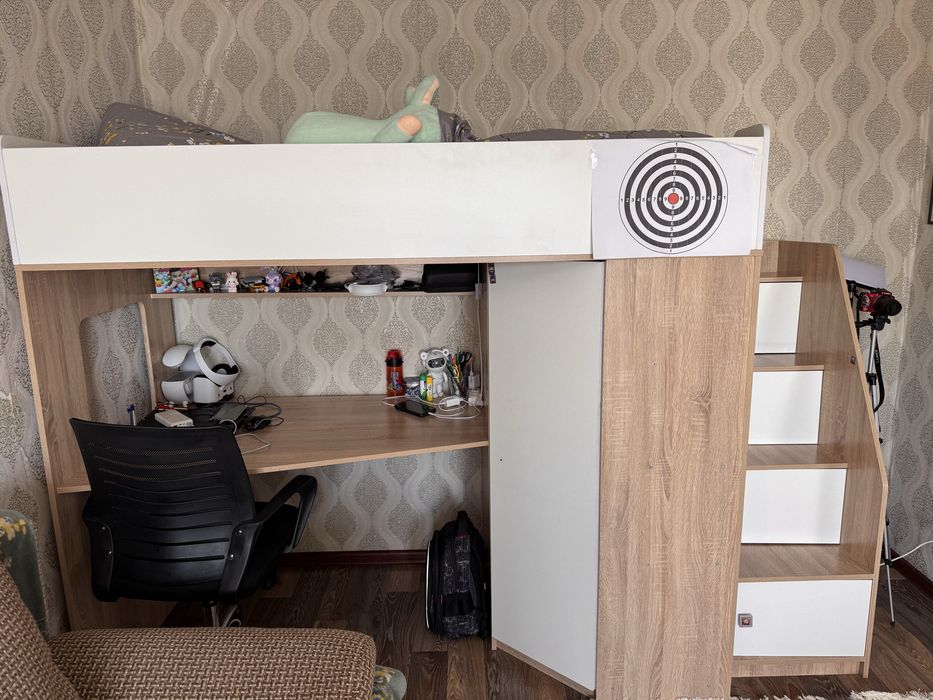 Кровать детская с рабочем столом